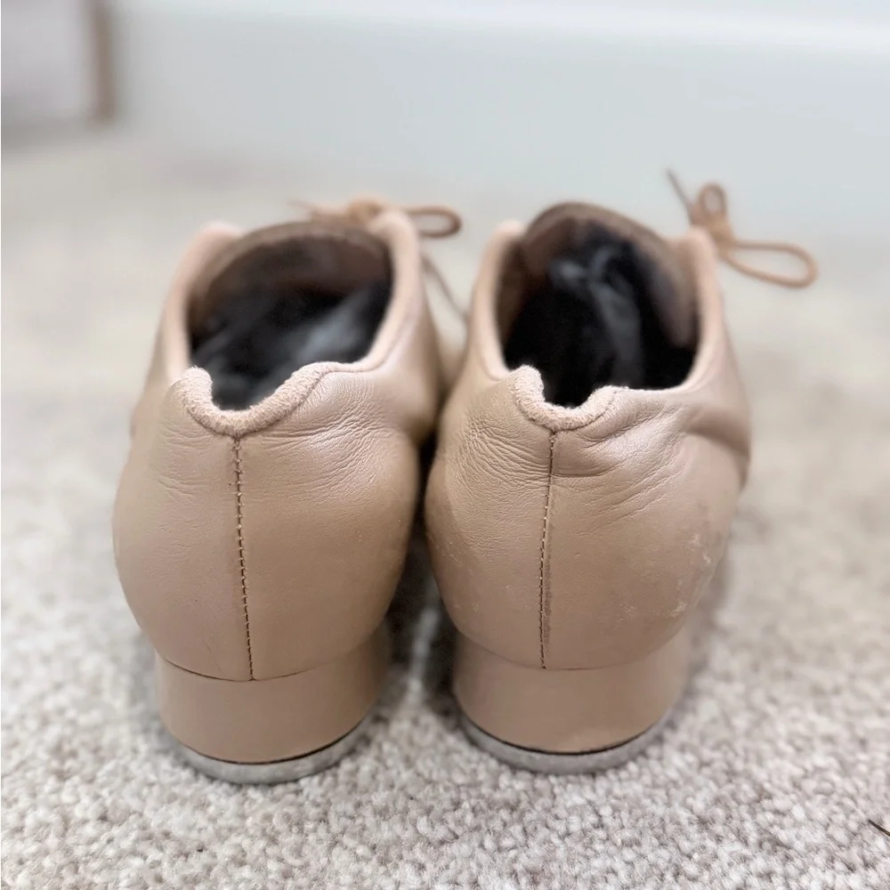 Bloch tap Shoes in Beige